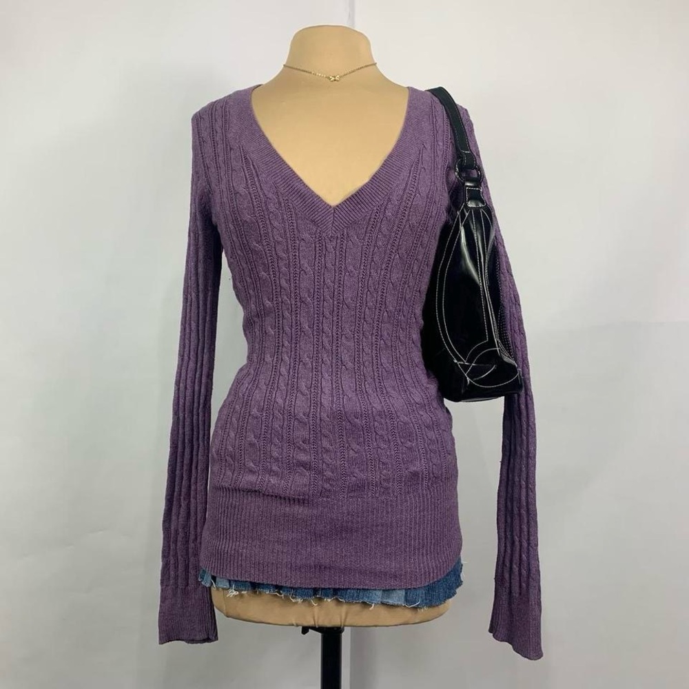 2010 American Eagle V-Neck Sweater – Same Style Elena Gilbert Vampire Diaries